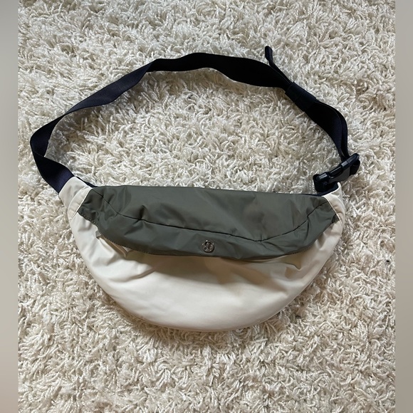 Lululemon belt bag 3.5L - Picture 1 of 4